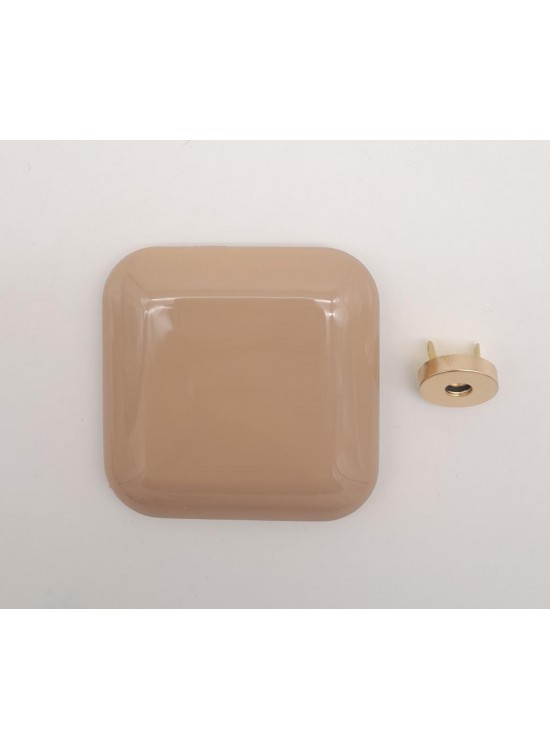 Çanta Aksesuar 7 cm Kare Akrilikli Sütlü Kahve Renk Light Gold Mıknatıslı Kilit Çanta Aksesuar 7 cm Kare Akrilikli Sütlü Kahve Renk Light Gold Mıknatıslı Kilit