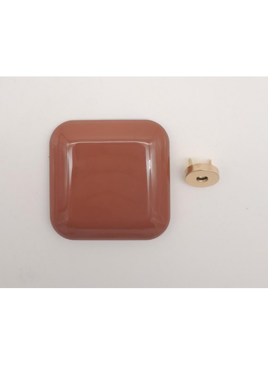 Çanta Aksesuar 7 cm Kare Akrilikli Taba Renk Light Gold Mıknatıslı Kilit Çanta Aksesuar 7 cm Kare Akrilikli Taba Renk Light Gold Mıknatıslı Kilit