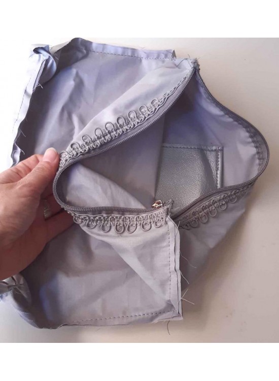 Çanta Aksesuar Gri 28X28 Cm, Dikilmiş Halde, Fermuarlı Astar Çanta Aksesuar Gri 28X28 Cm, Dikilmiş Halde, Fermuarlı Astar