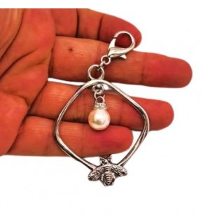 Çanta Aksesuar Gümüş Renk Çanta Süsü (Kare  Arılı İncili)