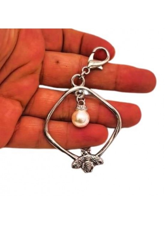 Çanta Aksesuar Gümüş Renk Çanta Süsü (Kare  Arılı İncili)