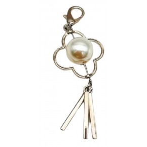 Çanta Aksesuar Gümüş Renk Çanta Süsü (Yonca İnci Boncuklu)