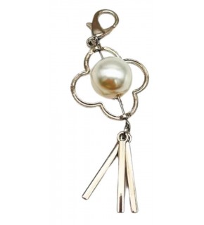 Çanta Aksesuar Gümüş Renk Çanta Süsü (Yonca İnci Boncuklu)