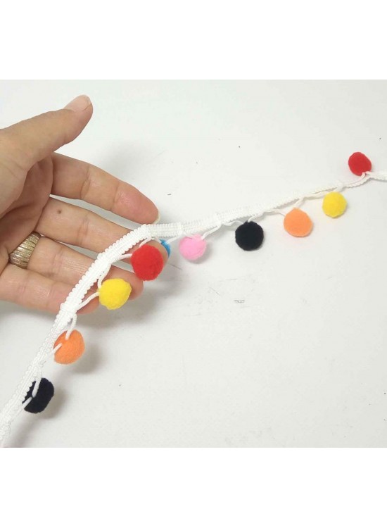 Çanta Aksesuar Ponponlu Renkli Şerit Süs Çanta Aksesuar Ponponlu Renkli Şerit Süs