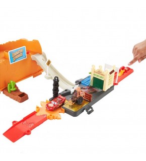 Cars Yarış Heyecanı Oyun Seti HDN02