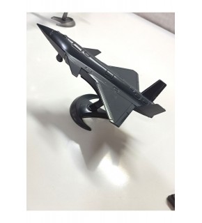 Öz Bayraktar Model Uçak Kızıl Elma BP-056 (1 Adet)